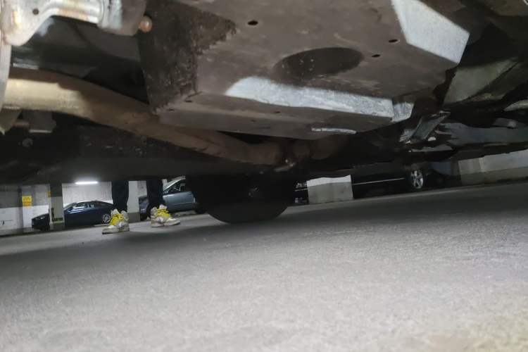 Used Toyota RAV4 2015 2.5L Automatic 4x4 Elite Edition Chassis Front Right