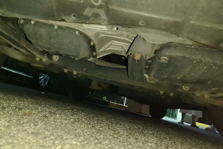 Used Toyota RAV4 2015 2.0L CVT Two-Wheel Drive Fashion Edition Chassis Front