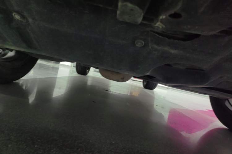 Used Toyota RAV4 2015 2.5L Automatic 4x4 Elite Edition Chassis Front