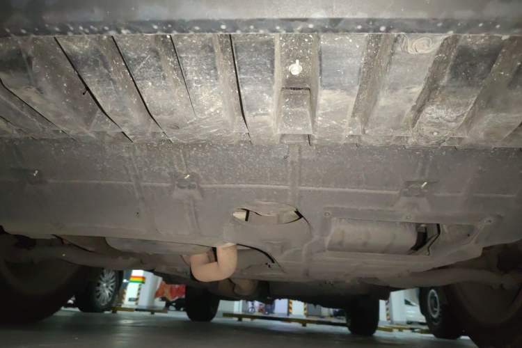 Used Toyota RAV4 2015 2.5L Automatic 4x4 Elite Edition Chassis Front