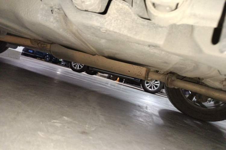 Used Toyota RAV4 2015 2.5L Automatic 4x4 Elite Edition Chassis Rear Left