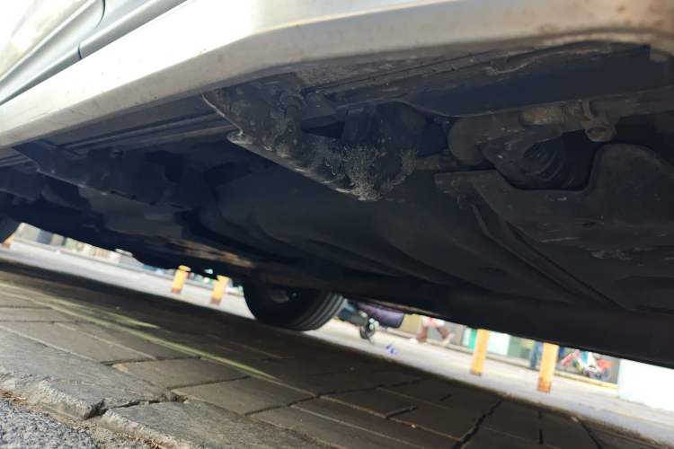 Used Toyota RAV4 2015 2.5L Automatic 4x4 Elite Edition Chassis Rear Left