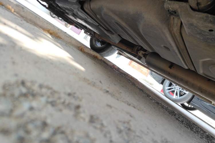 Used Toyota RAV4 2015 2.5L Automatic 4x4 Elite Edition Chassis Rear Left