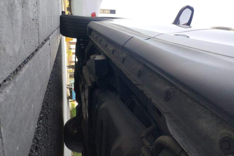 Used Toyota RAV4 2015 2.5L Automatic 4x4 Elite Edition Chassis Rear Left