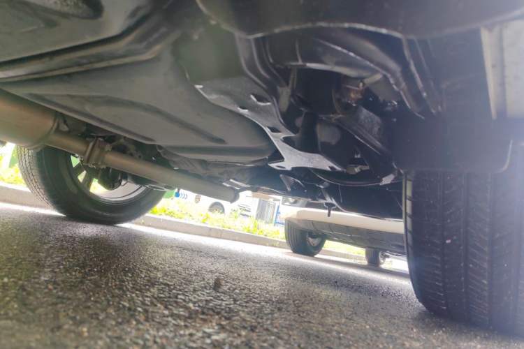 Used Toyota RAV4 2015 2.5L Automatic 4x4 Elite Edition Chassis Rear Left
