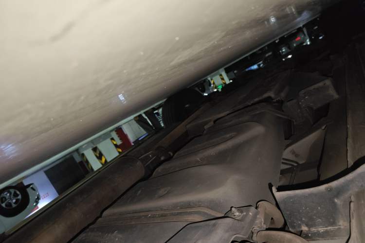 Used Toyota RAV4 2015 2.5L Automatic 4x4 Elite Edition Chassis Rear Left