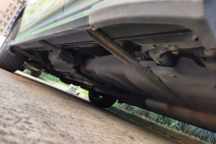 Used Toyota RAV4 2015 2.5L Automatic 4x4 Elite Edition Chassis Rear Left