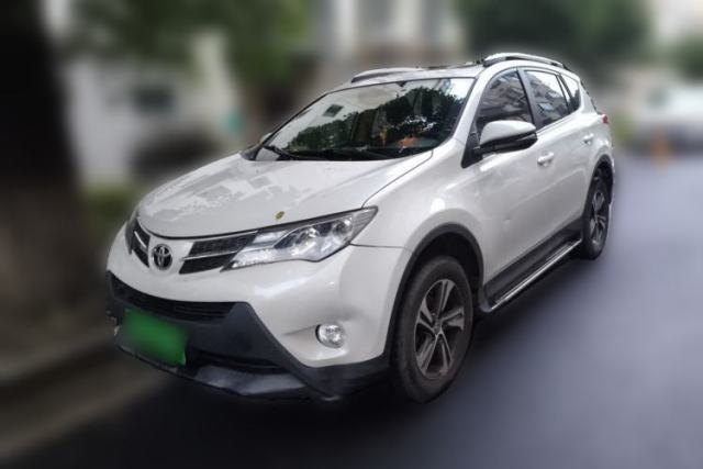 Używany Toyota RAV4 2015 2.0L CVT Two-Wheel Drive Fashion Edition