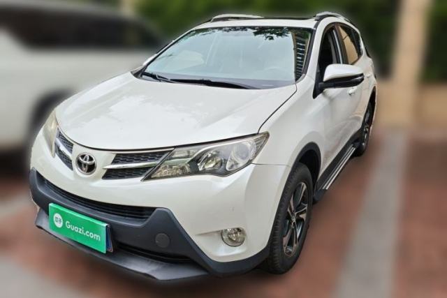 Used Toyota RAV4 2015 2.0L CVT Two-Wheel Drive Fashion Edition
