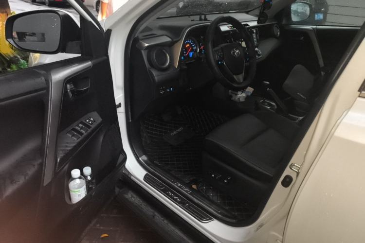 Used Toyota RAV4 2015 2.0L CVT Four-Wheel Drive New Edition Driver Seat