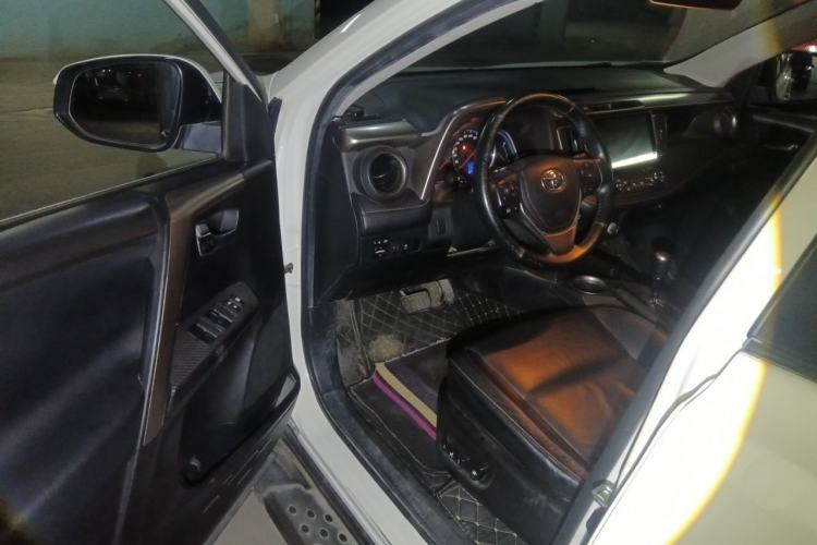 Used Toyota RAV4 2015 2.0L CVT Four-Wheel Drive New Edition Driver Seat