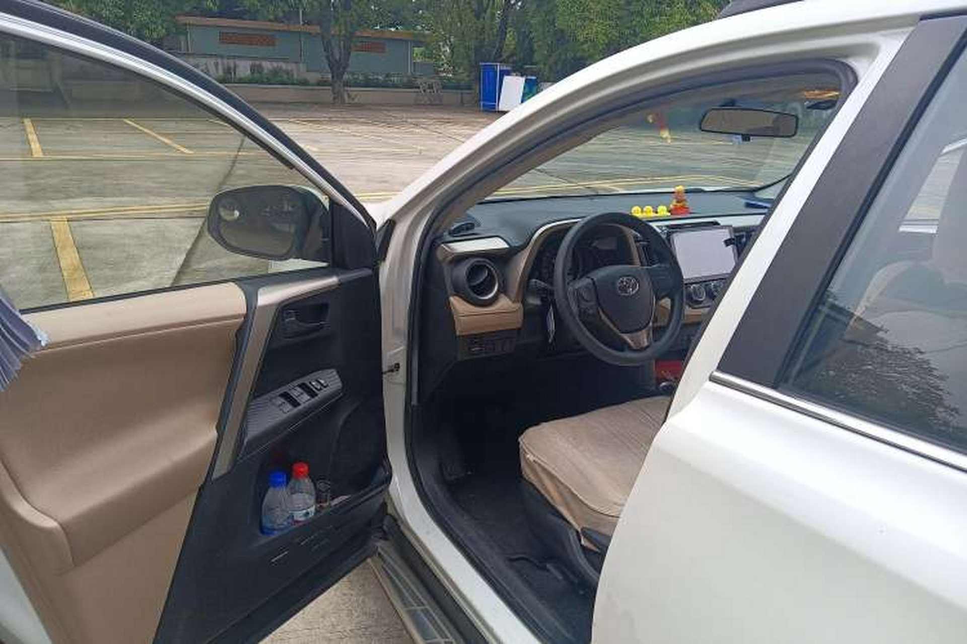 Used Toyota RAV4 2015 2.0L Manual Two-Wheel Drive Urban Edition Driver Seat