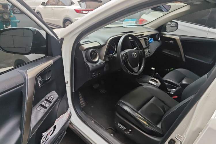 Used Toyota RAV4 2015 2.0L CVT Four-Wheel Drive New Edition Driver Seat