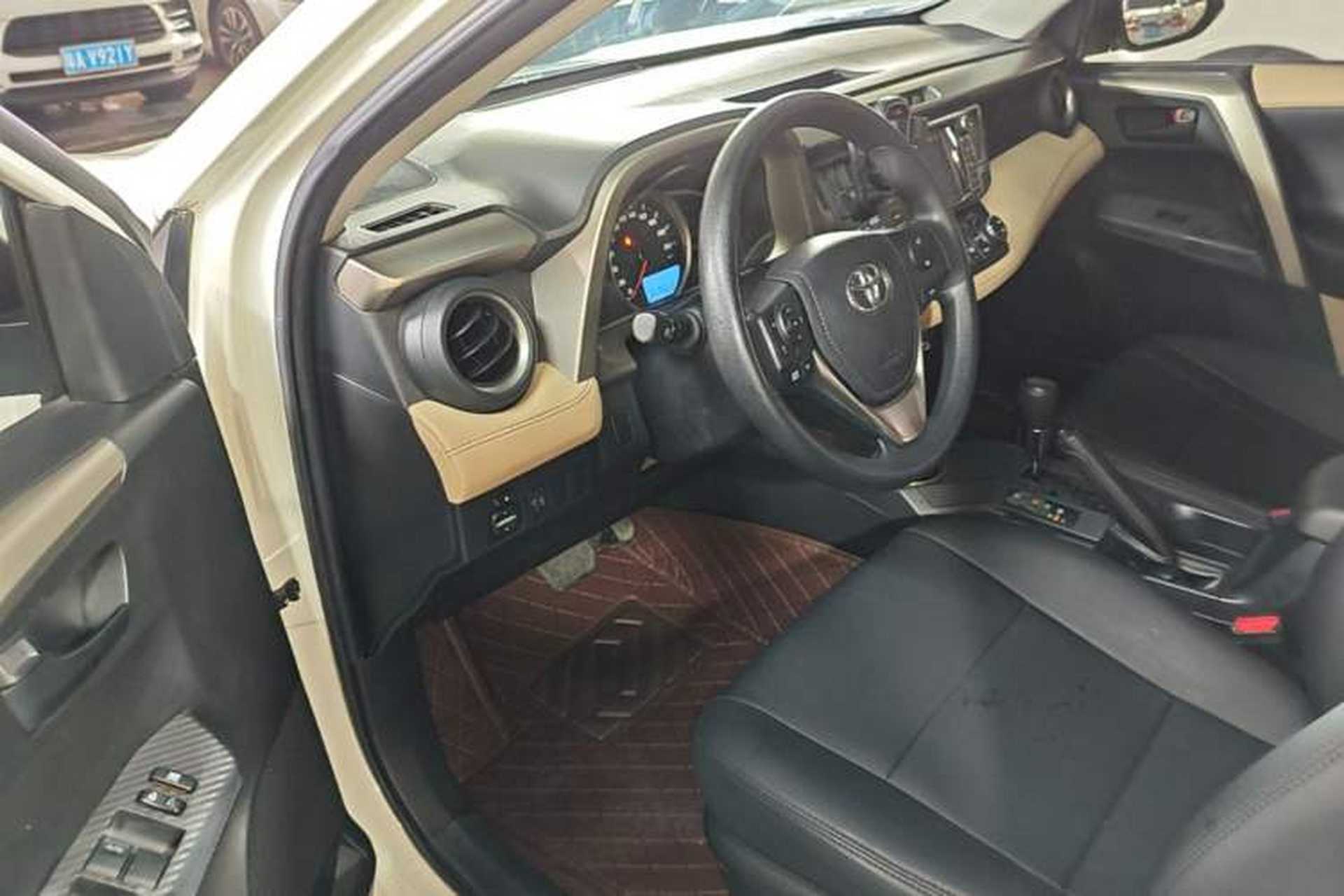 Used Toyota RAV4 2015 2.0L CVT Two-Wheel Drive Fashion Edition Driver Seat