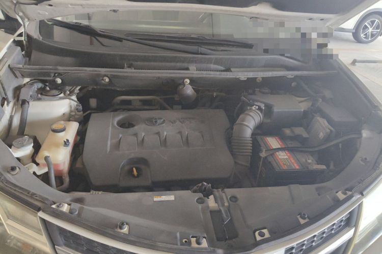 Used Toyota RAV4 2015 2.0L CVT Two-Wheel Drive Fashion Edition Engine Bay
