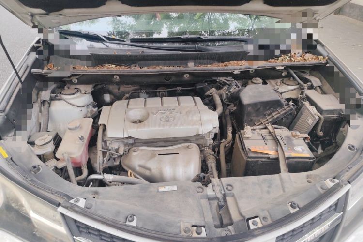 Used Toyota RAV4 2015 2.5L Automatic 4x4 Elite Edition Engine Bay