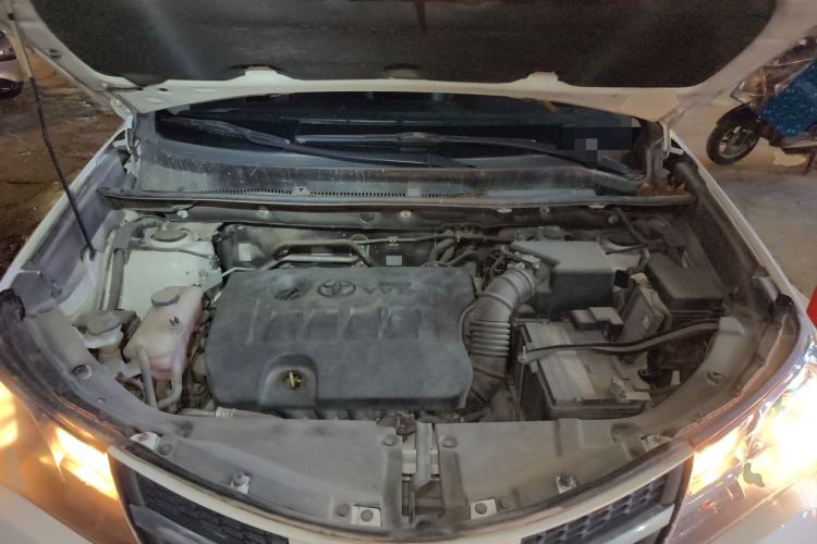 Used Toyota RAV4 2015 2.0L CVT Four-Wheel Drive New Edition Engine Bay