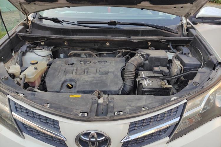 Used Toyota RAV4 2015 2.0L CVT Two-Wheel Drive Urban Edition Engine Bay