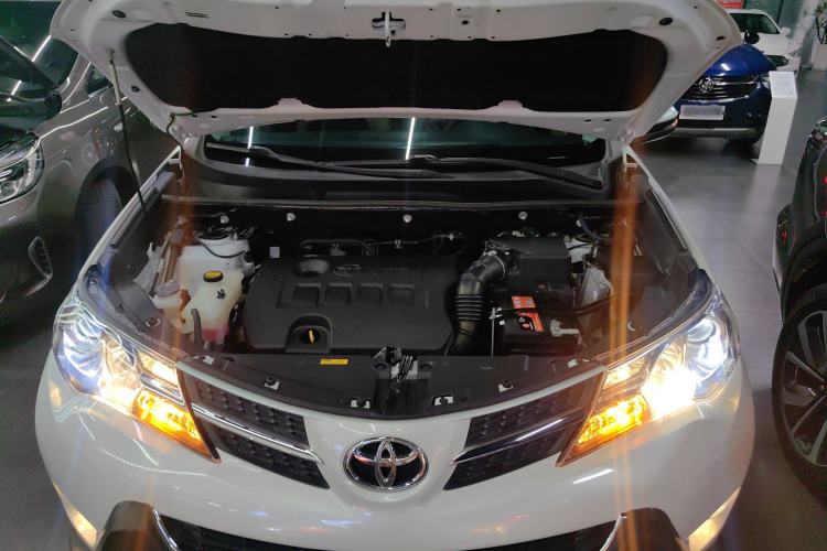 Used Toyota RAV4 2015 2.0L CVT Two-Wheel Drive Urban Edition Engine Bay