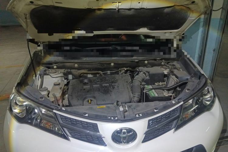 Used Toyota RAV4 2015 2.0L CVT Four-Wheel Drive New Edition Engine Bay