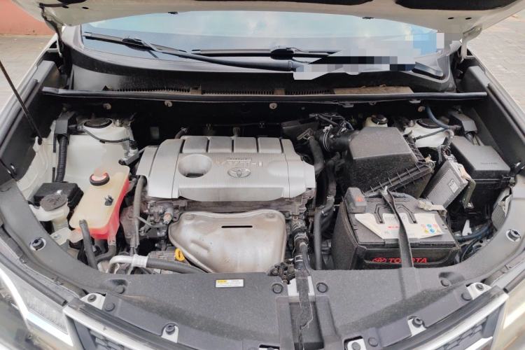 Used Toyota RAV4 2015 2.5L Automatic 4x4 Elite Edition Engine Bay