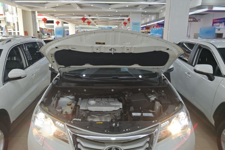 Used Toyota RAV4 2015 2.5L Automatic 4x4 Elite Edition Engine Bay