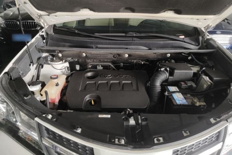 Used Toyota RAV4 2015 2.0L CVT Two-Wheel Drive Fashion Edition Engine Bay