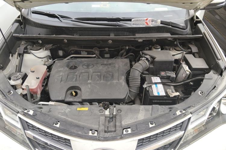 Used Toyota RAV4 2015 2.0L CVT Four-Wheel Drive New Edition Engine Bay