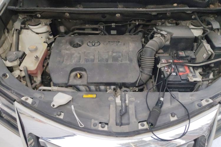 Used Toyota RAV4 2015 2.0L CVT Two-Wheel Drive Fashion Edition Engine Bay
