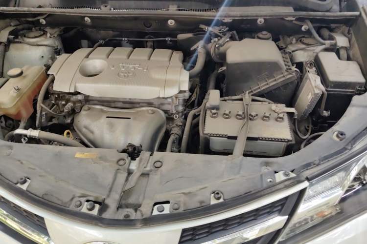 Used Toyota RAV4 2015 2.5L Automatic 4x4 Elite Edition Engine Bay