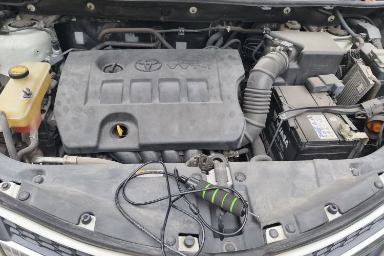 Used Toyota RAV4 2015 2.0L CVT Two-Wheel Drive Fashion Edition Engine Bay
