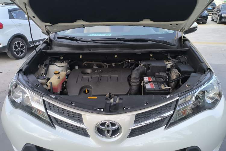 Used Toyota RAV4 2015 2.0L CVT Two-Wheel Drive Urban Edition Engine Bay