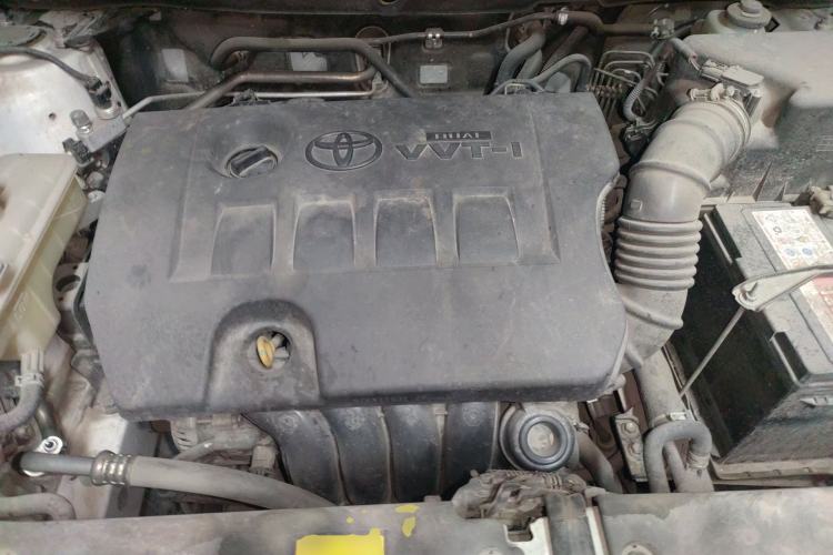 Used Toyota RAV4 2015 2.0L CVT Two-Wheel Drive Fashion Edition Engine Bay