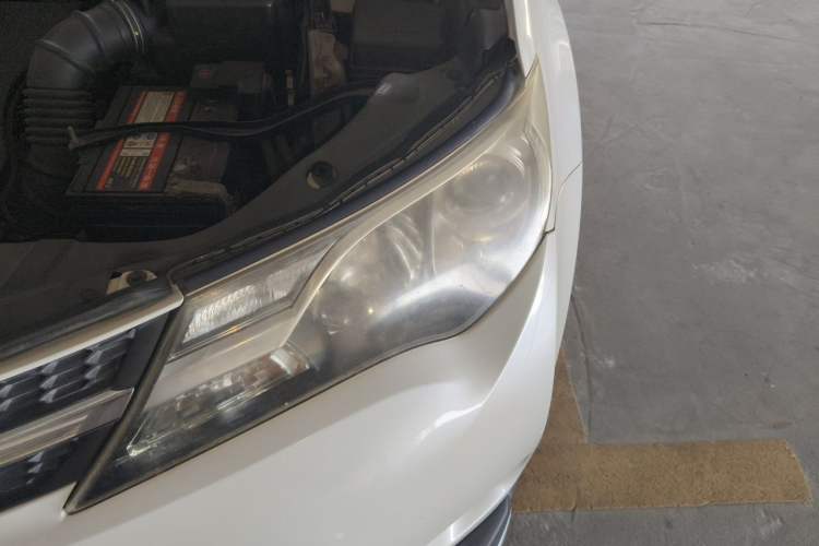 Used Toyota RAV4 2015 2.0L CVT Two-Wheel Drive Fashion Edition Engine Bay Left