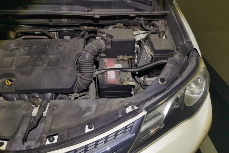 Used Toyota RAV4 2015 2.0L CVT Two-Wheel Drive Fashion Edition Engine Bay Left