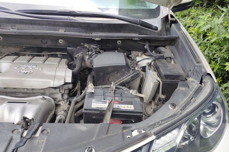 Used Toyota RAV4 2015 2.5L Automatic 4x4 Elite Edition Engine Bay Left