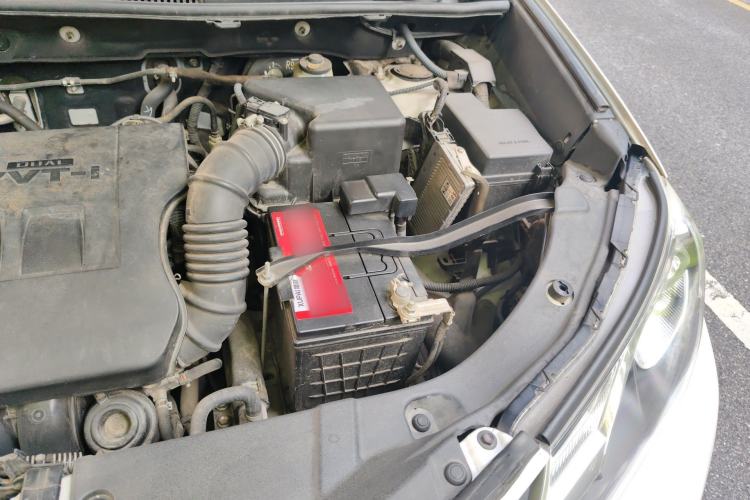 Used Toyota RAV4 2015 2.0L CVT Two-Wheel Drive Fashion Edition Engine Bay Left