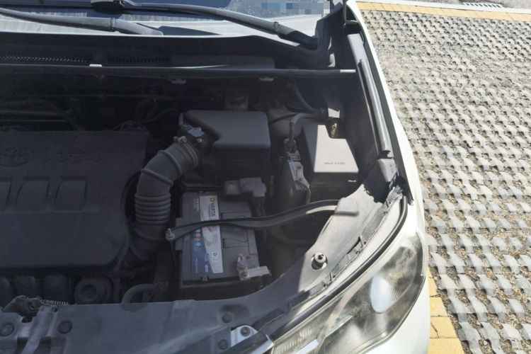 Used Toyota RAV4 2015 2.0L CVT Two-Wheel Drive Fashion Edition Engine Bay Left