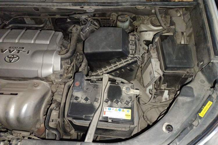 Used Toyota RAV4 2015 2.5L Automatic 4x4 Elite Edition Engine Bay Left