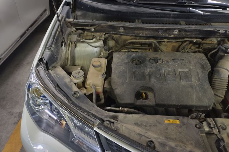 Used Toyota RAV4 2015 2.0L CVT Two-Wheel Drive Fashion Edition Engine Bay Left