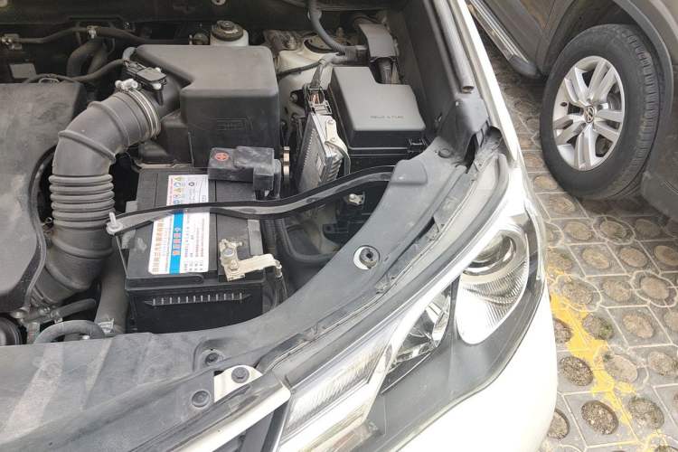 Used Toyota RAV4 2015 2.0L CVT Four-Wheel Drive New Edition Engine Bay Left