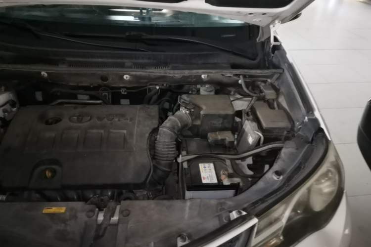 Used Toyota RAV4 2015 2.0L CVT Two-Wheel Drive Fashion Edition Engine Bay Left