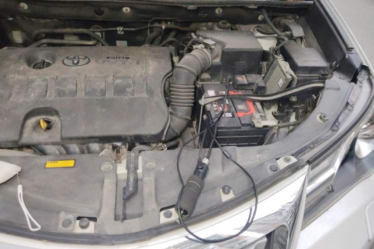 Used Toyota RAV4 2015 2.0L CVT Two-Wheel Drive Fashion Edition Engine Bay Left