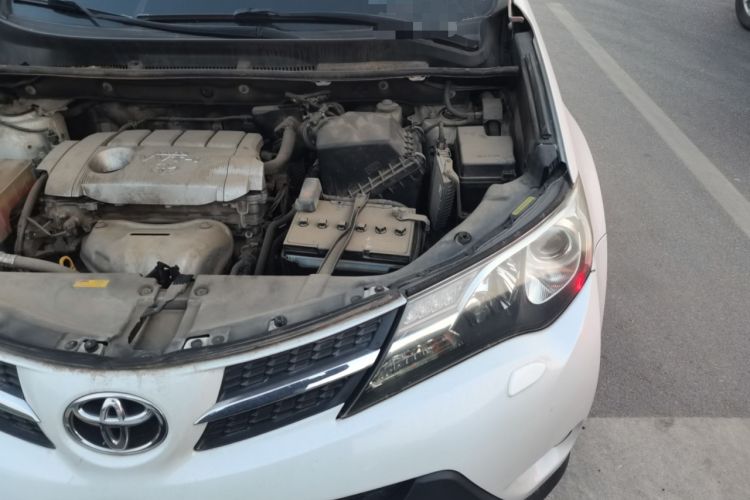 Used Toyota RAV4 2015 2.5L Automatic 4x4 Elite Edition Engine Bay Left