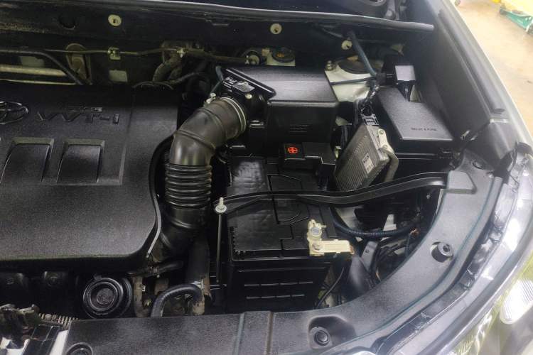 Used Toyota RAV4 2015 2.0L CVT Four-Wheel Drive New Edition Engine Bay Left
