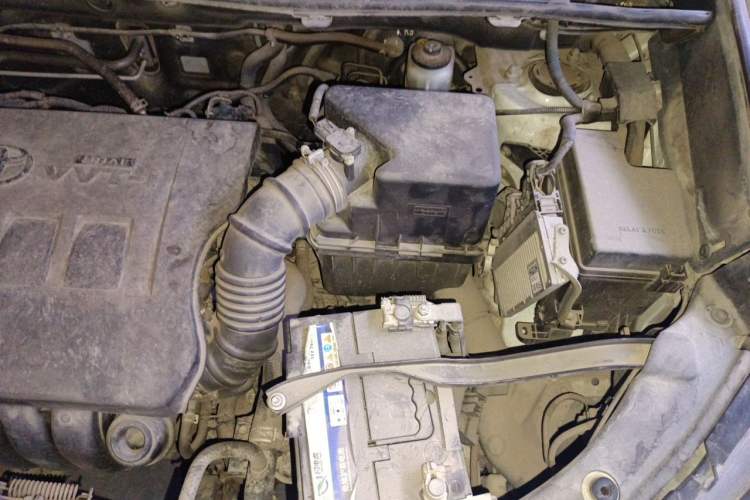 Used Toyota RAV4 2015 2.0L CVT Two-Wheel Drive Fashion Edition Engine Bay Left