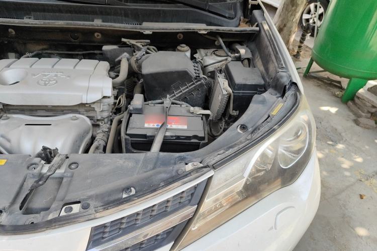 Used Toyota RAV4 2015 2.5L Automatic 4x4 Elite Edition Engine Bay Left