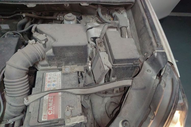 Used Toyota RAV4 2015 2.0L CVT Two-Wheel Drive Fashion Edition Engine Bay Left
