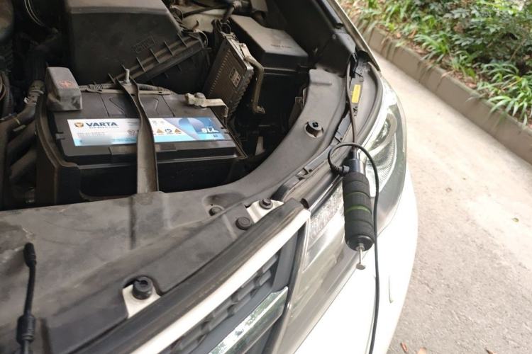 Used Toyota RAV4 2015 2.5L Automatic 4x4 Elite Edition Engine Bay Left