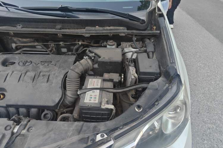Used Toyota RAV4 2015 2.0L CVT Two-Wheel Drive Fashion Edition Engine Bay Left